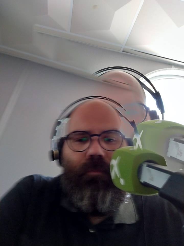 Esa amante perpetua: La radio.